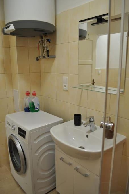 Apartment In Praha 3 Eksteriør billede