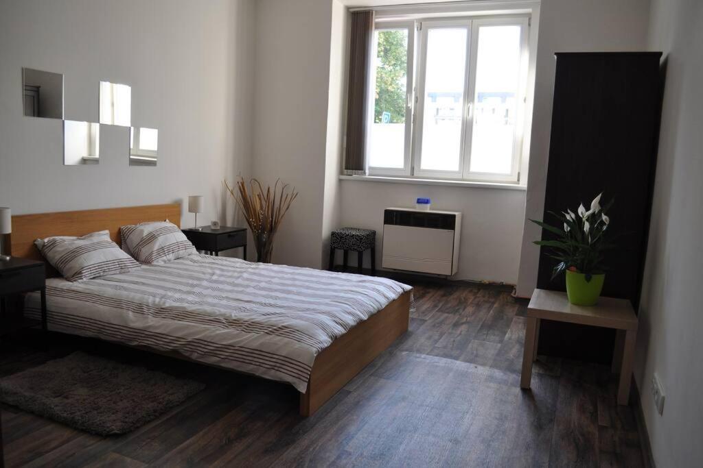 Apartment In Praha 3 Eksteriør billede
